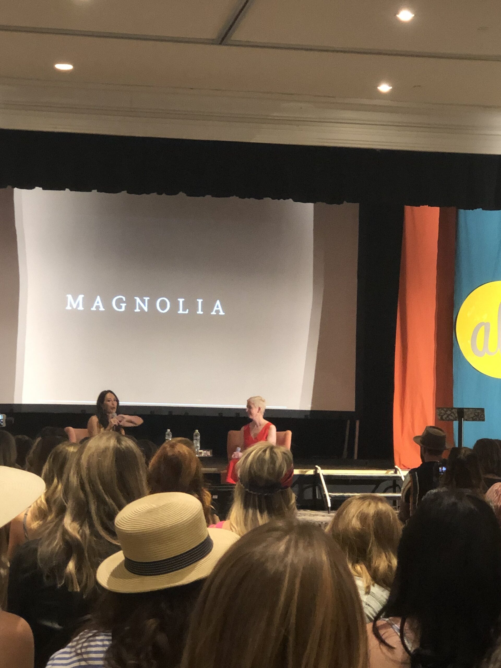 It was so inspiring to hear Joanna Gaines (@joannagaines) chat with the founder of Alt Summit, Gabrielle Blair (@designmom).