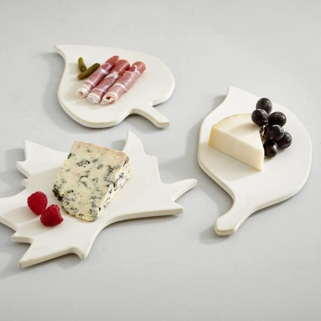 Most years the start of fall means the start of holiday entertaining. That might not be happening this year but I can get behind these cute leaf cheese boards.